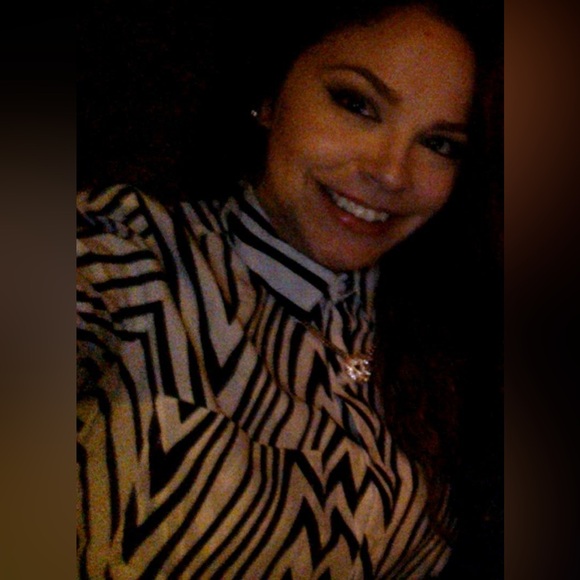 EUC- V-Striped Blouse - Picture 5 of 5